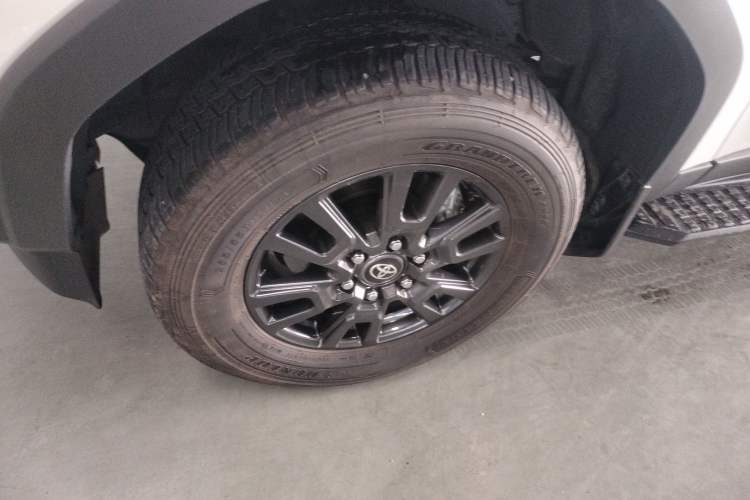 Used Toyota Prado 2024 2.4T All-Terrain TX Version 5 Seats Left Front Wheel Hub