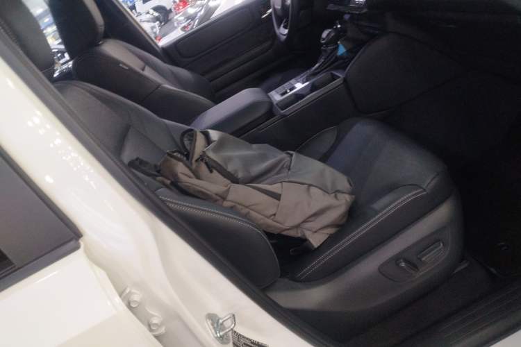 Used Toyota Prado 2024 2.4T All-Terrain TX Version 5 Seats Right Front Seat