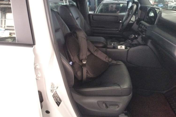 Used Toyota Prado 2024 2.4T All-Terrain TX Version 5 Seats Right Front Seat