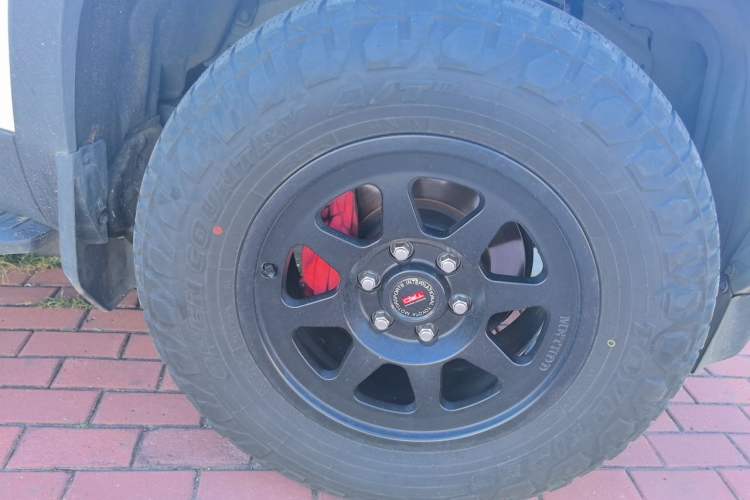 Used Toyota Prado 2024 2.4T Cross-Border BX Edition 5 Seats Right Front Wheel Hub