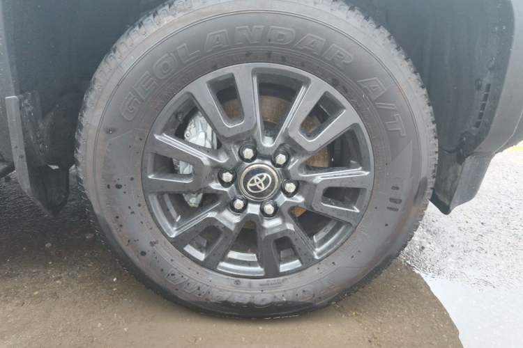 Used Toyota Prado 2024 2.4T All-Terrain TX Version 5 Seats Right Front Wheel Hub
