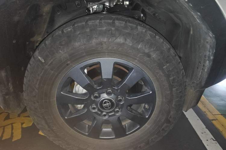 Used Toyota Prado 2024 2.4T Wilderness WX Edition 6 Seats Right Front Wheel Hub