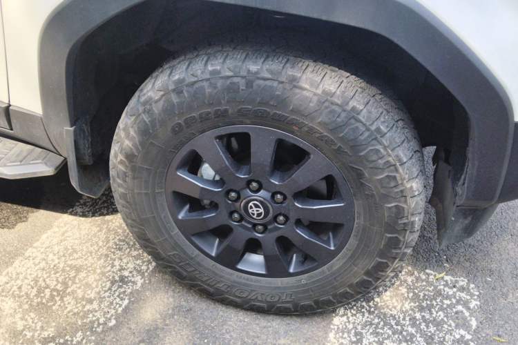 Used Toyota Prado 2024 2.4T Wilderness WX Edition 6 Seats Right Front Wheel Hub