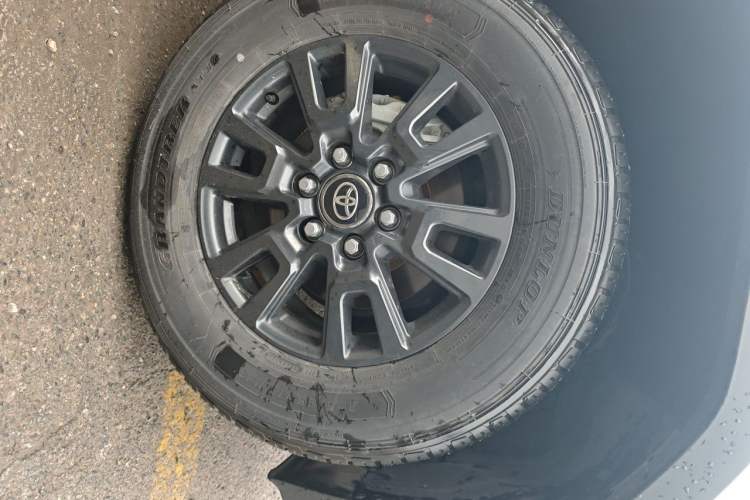 Used Toyota Prado 2024 2.4T All-Terrain TX Version 5 Seats Right Front Wheel Hub