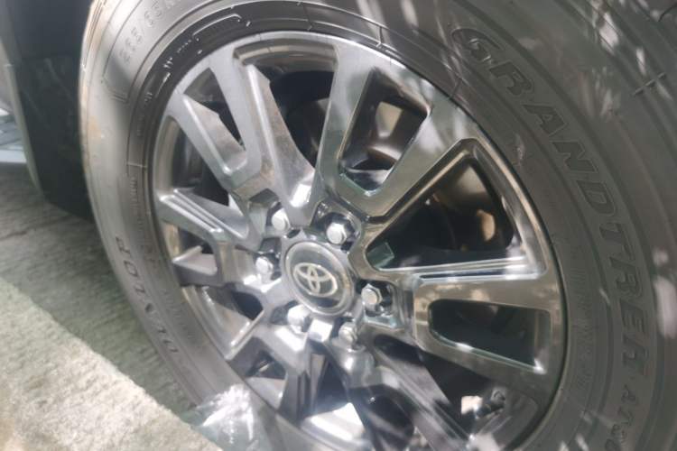 Used Toyota Prado 2024 2.4T All-Terrain TX Version 5 Seats Right Front Wheel Hub