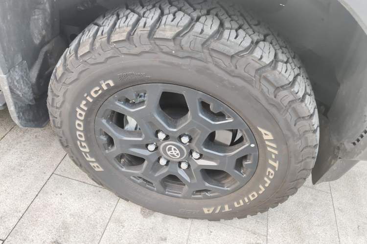 Used Toyota Prado 2024 2.4T All-Terrain TX Version 5 Seats Right Front Wheel Hub