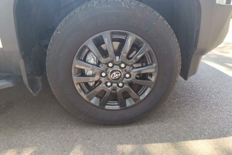 Used Toyota Prado 2024 2.4T Cross-Border BX Edition 5 Seats Right Front Wheel Hub