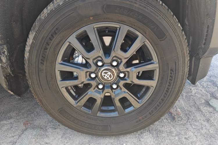 Used Toyota Prado 2024 2.4T All-Terrain TX Version 5 Seats Right Front Wheel Hub
