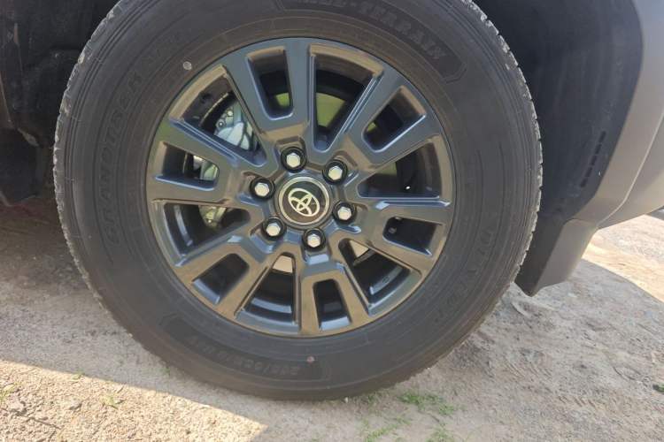 Used Toyota Prado 2024 2.4T All-Terrain TX Version 5 Seats Right Front Wheel Hub