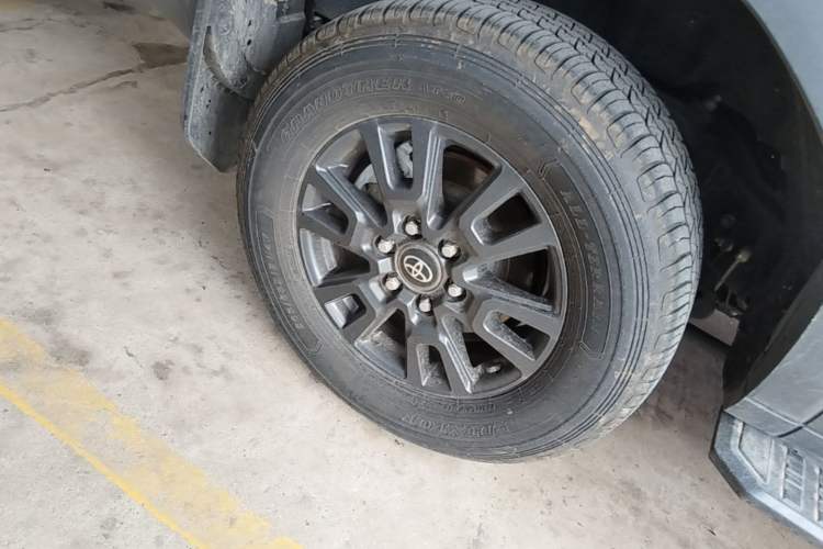 Used Toyota Prado 2024 2.4T All-Terrain TX Version 5 Seats Right Rear Wheel Hub