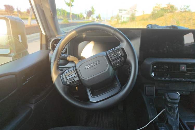 Used Toyota Prado 2024 2.4T Cross-Border BX Edition 5 Seats Steering Wheel