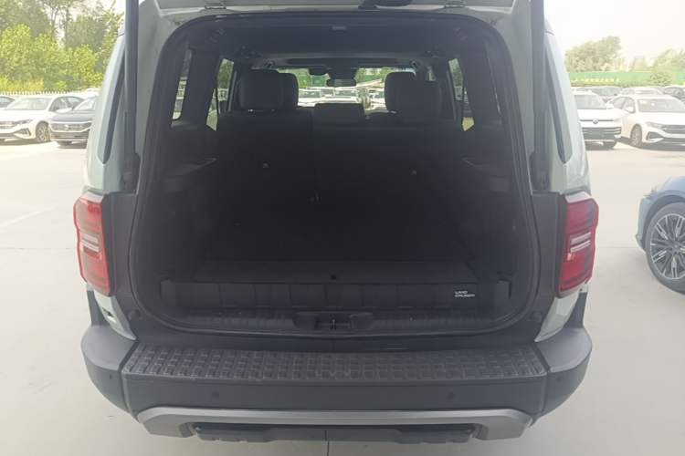 Used Toyota Prado 2024 2.4T All-Terrain TX Version 5 Seats Trunk
