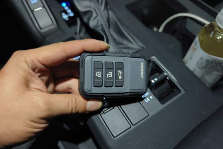 Used Toyota Prado 2024 2.4T All-Terrain TX Version 5 Seats Vehicle Key