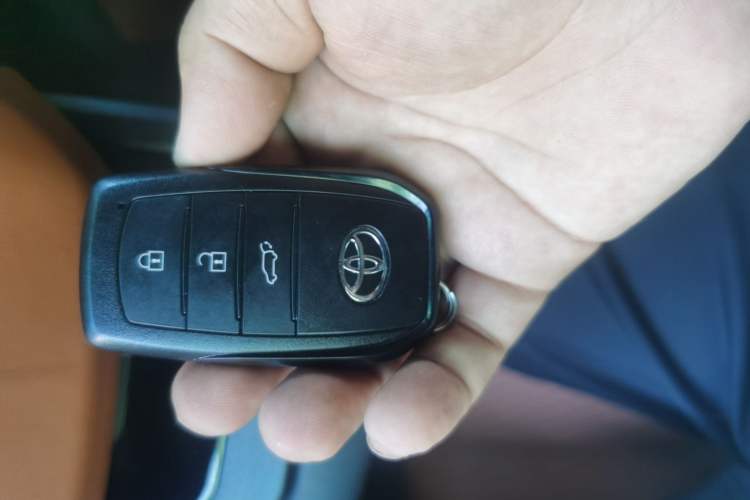 Used Toyota Prado 2024 2.4T All-Terrain TX Version 5 Seats Vehicle Key