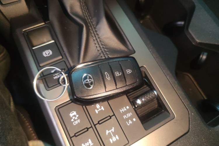 Used Toyota Prado 2024 2.4T Wilderness WX Edition 6 Seats Vehicle Key