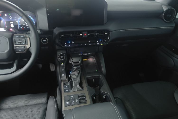 Used Toyota Prado 2025 2.4T Wilderness WX Edition 5 Seats Audio And AC Panel
