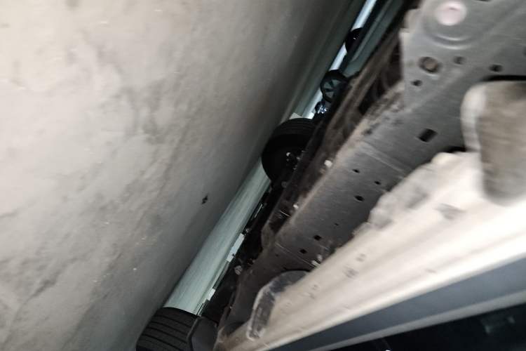 Used Toyota Prado 2025 2.4T Flagship VX Version 5 Seats Chassis Rear Right