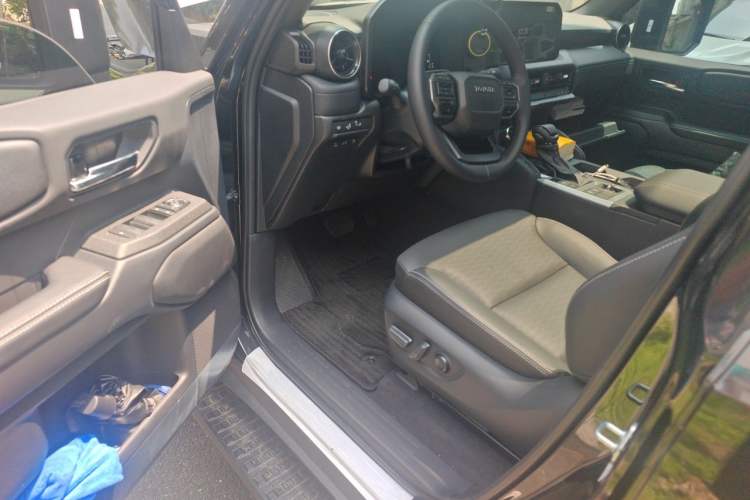 Used Toyota Prado 2025 2.4T All-Weather TX Version 5 Seats Driver Seat