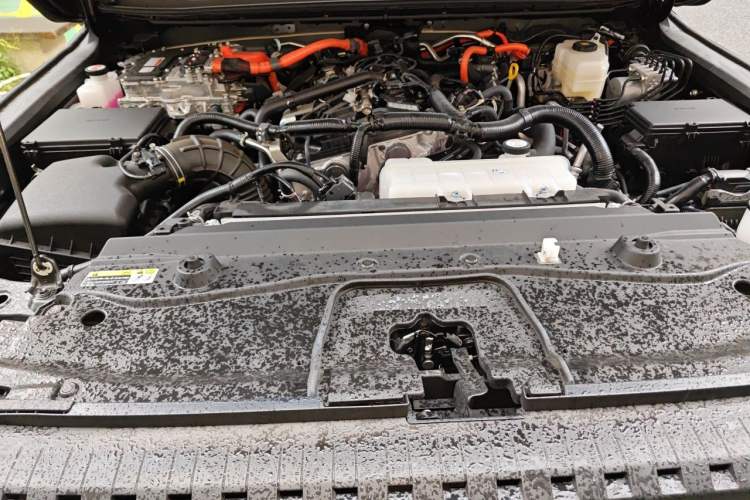 Used Toyota Prado 2025 2.4T All-Weather TX Version 5 Seats Engine Bay
