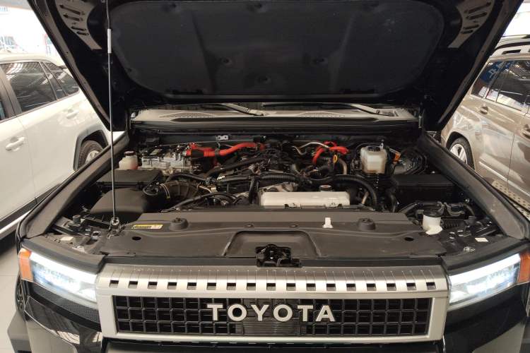 Used Toyota Prado 2025 2.4T All-Weather TX Version 5 Seats Engine Bay