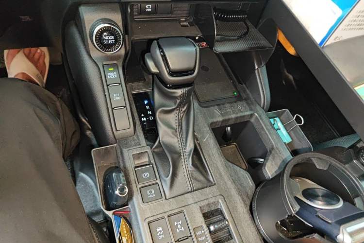 Used Toyota Prado 2025 2.4T All-Weather TX Version 5 Seats Gear Lever