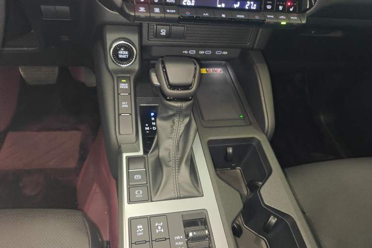 Used Toyota Prado 2025 2.4T All-Weather TX Version 5 Seats Gear Lever