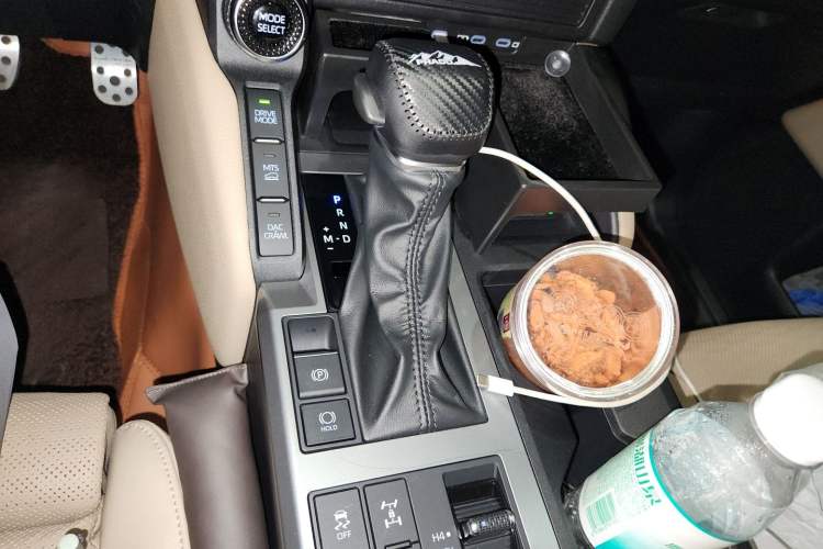 Used Toyota Prado 2025 2.4T Flagship VX Version 5 Seats Gear Lever