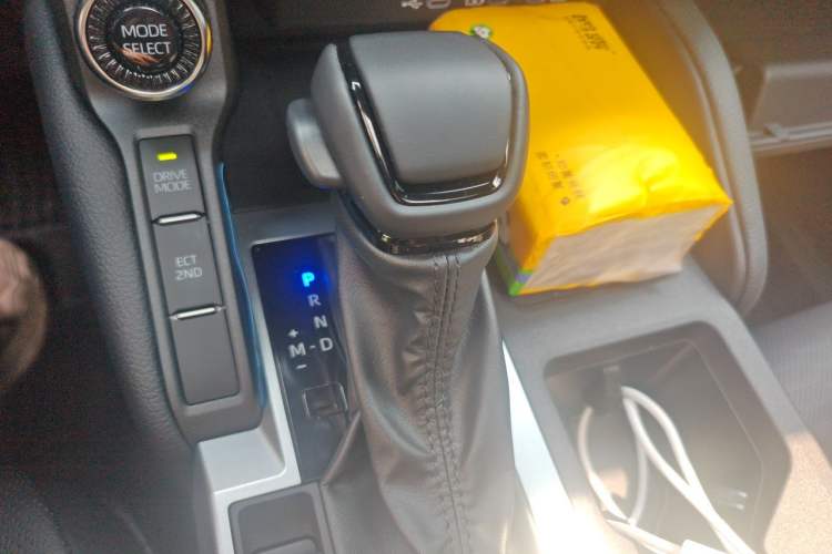 Used Toyota Prado 2025 2.4T All-Weather TX Version 5 Seats Gear Lever