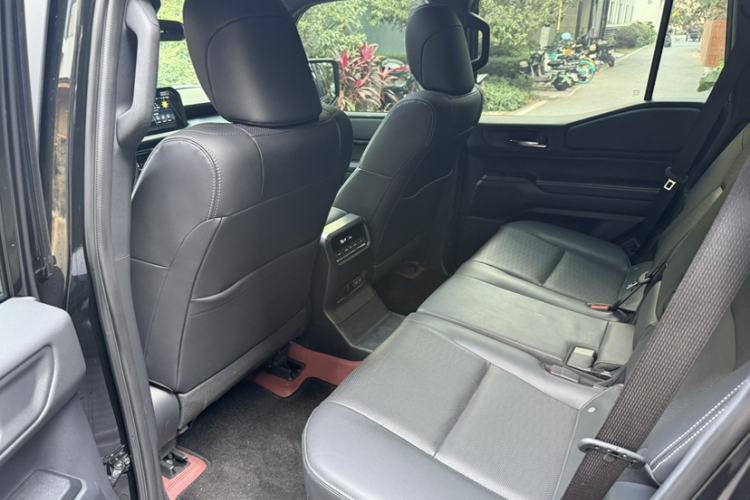 Used Toyota Prado 2025 2.4T All-Weather TX Version 5 Seats Interior 3