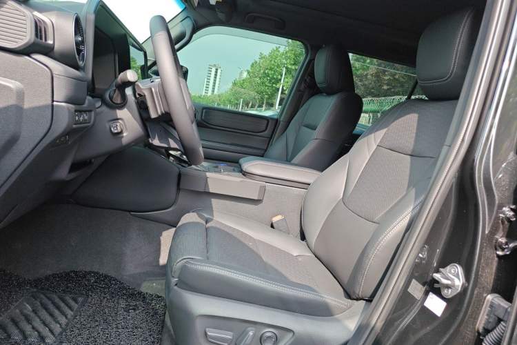 Used Toyota Prado 2025 2.4T Flagship VX Version 5 Seats Left Front Seat