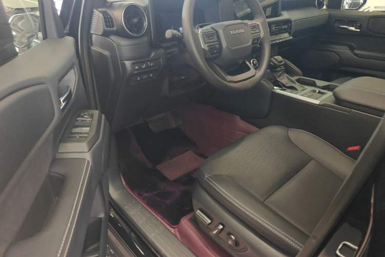 Used Toyota Prado 2025 2.4T All-Weather TX Version 5 Seats Left Front Seat