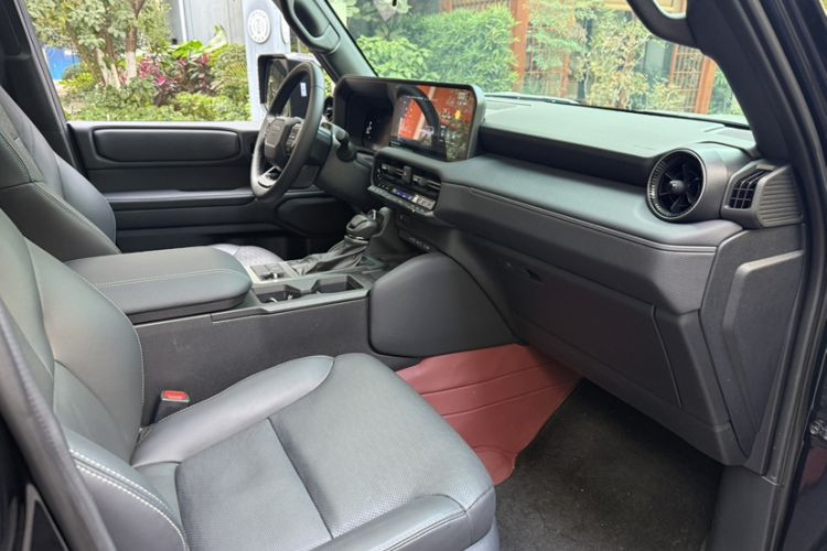 Used Toyota Prado 2025 2.4T All-Weather TX Version 5 Seats Right Front Seat
