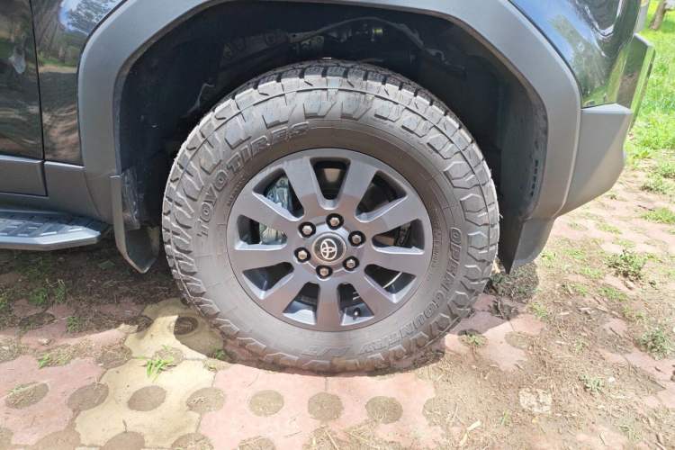 Used Toyota Prado 2025 2.4T Wilderness WX Edition 6 Seats Right Front Wheel Hub