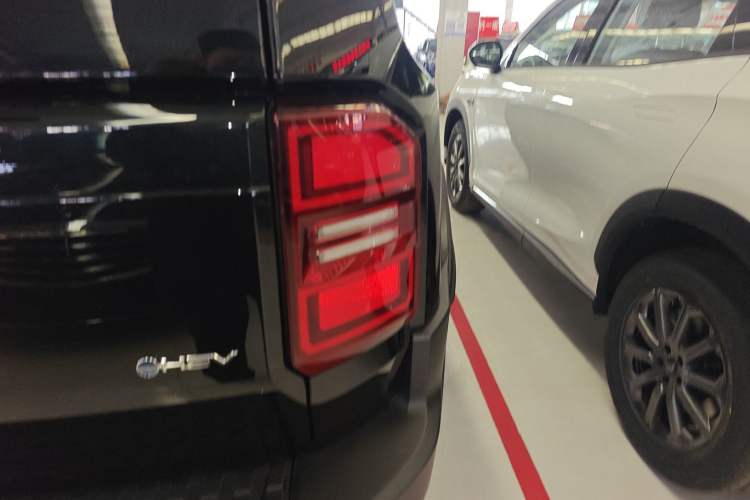 Used Toyota Prado 2025 2.4T All-Weather TX Version 5 Seats Right Rear Taillight