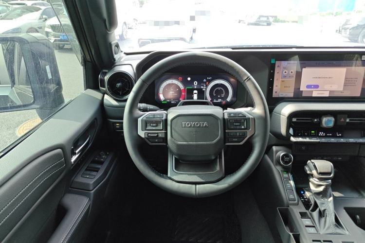 Used Toyota Prado 2025 2.4T Flagship VX Version 5 Seats Steering Wheel