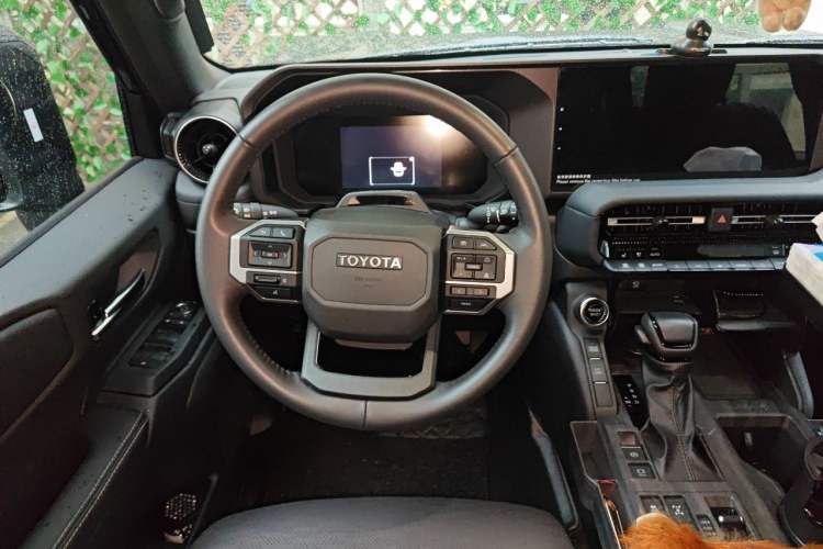 Used Toyota Prado 2025 2.4T All-Weather TX Version 5 Seats Steering Wheel