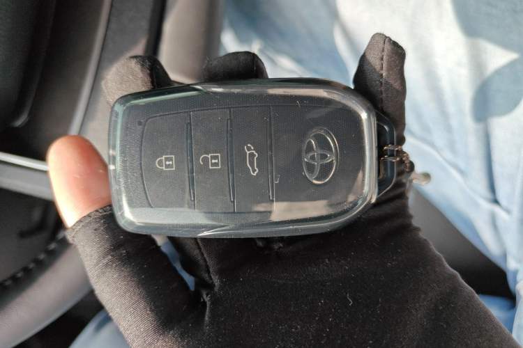 Used Toyota Prado 2025 2.4T Flagship VX Version 5 Seats Vehicle Key