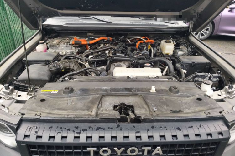 Used Toyota Prado 2025 2.4T Cross-Border BX Edition 5 Seats Engine Bay