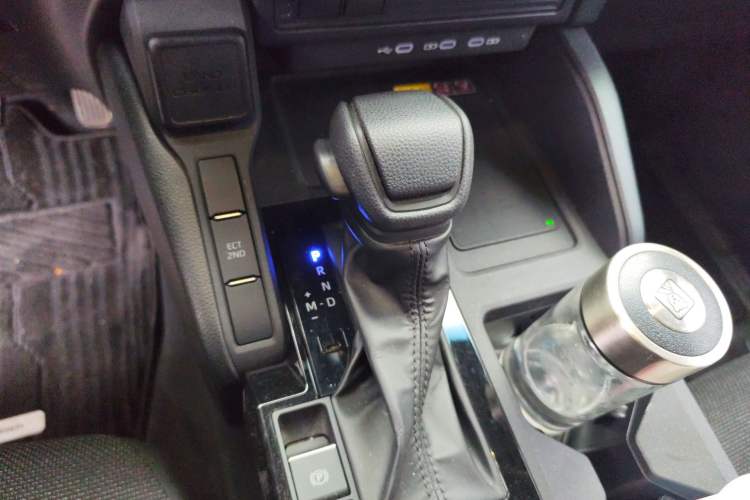 Used Toyota Prado 2025 2.4T Cross-Border BX Edition 5 Seats Gear Lever