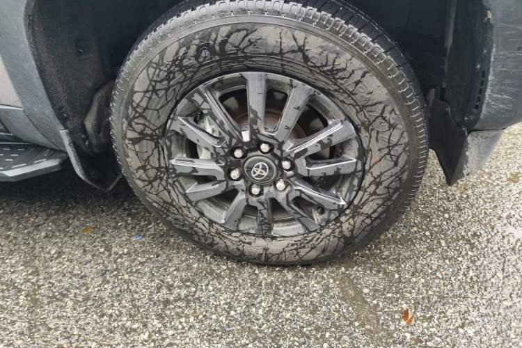 Used Toyota Prado 2025 2.4T Cross-Border BX Edition 5 Seats Right Front Wheel Hub