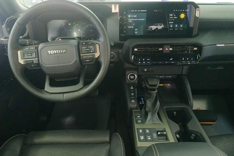 Used Toyota Prado 2025 2.4T Wilderness WX Edition 5 Seats Audio And AC Panel