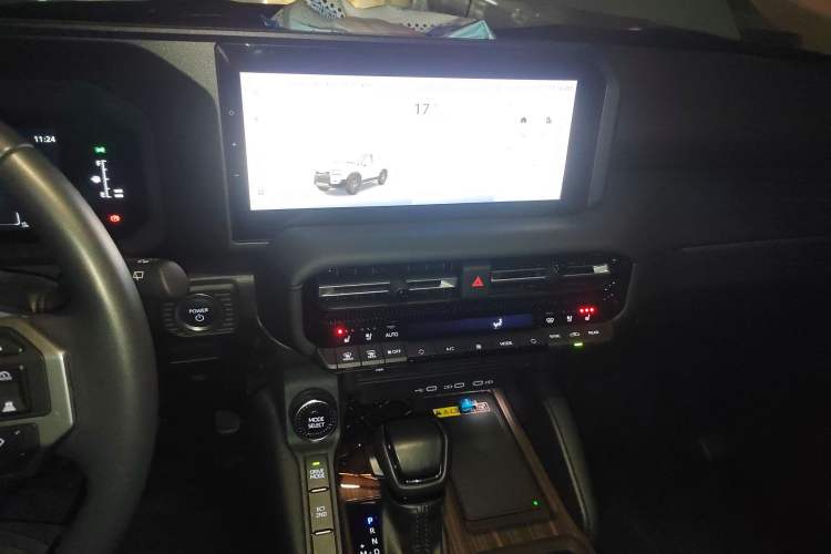 Used Toyota Prado 2025 2.4T All-Weather TX Version 5 Seats Audio And AC Panel