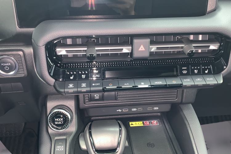 Used Toyota Prado 2025 2.4T All-Weather TX Version 5 Seats Audio And AC Panel