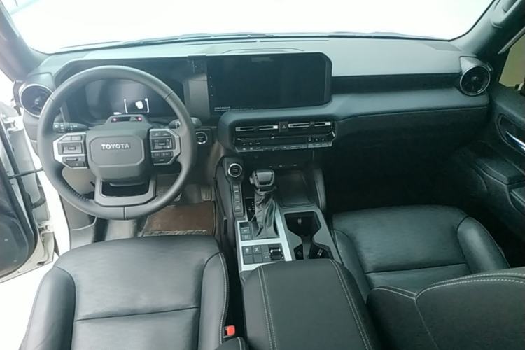 Used Toyota Prado 2025 2.4T All-Weather TX Version 5 Seats Center Console