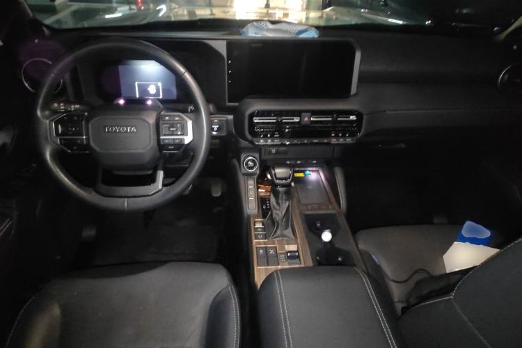 Used Toyota Prado 2025 2.4T All-Weather TX Version 5 Seats Center Console