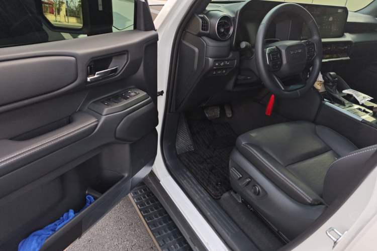Used Toyota Prado 2025 2.4T All-Weather TX Version 5 Seats Driver Seat