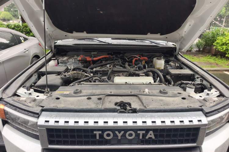 Used Toyota Prado 2025 2.4T All-Weather TX Version 5 Seats Engine Bay