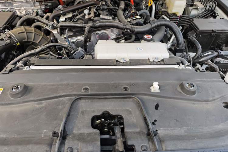 Used Toyota Prado 2025 2.4T All-Weather TX Version 5 Seats Engine Bay