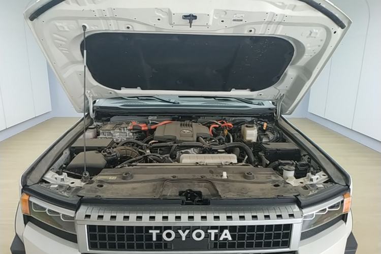 Used Toyota Prado 2025 2.4T All-Weather TX Version 5 Seats Engine Bay