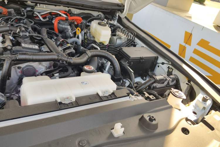 Used Toyota Prado 2025 2.4T All-Weather TX Version 5 Seats Engine Bay Left